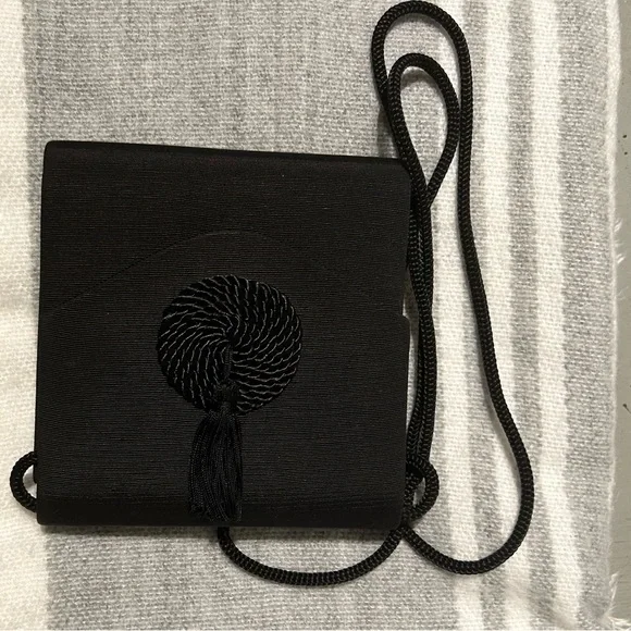 Small Salisbury Handbag - Picture 6 of 11